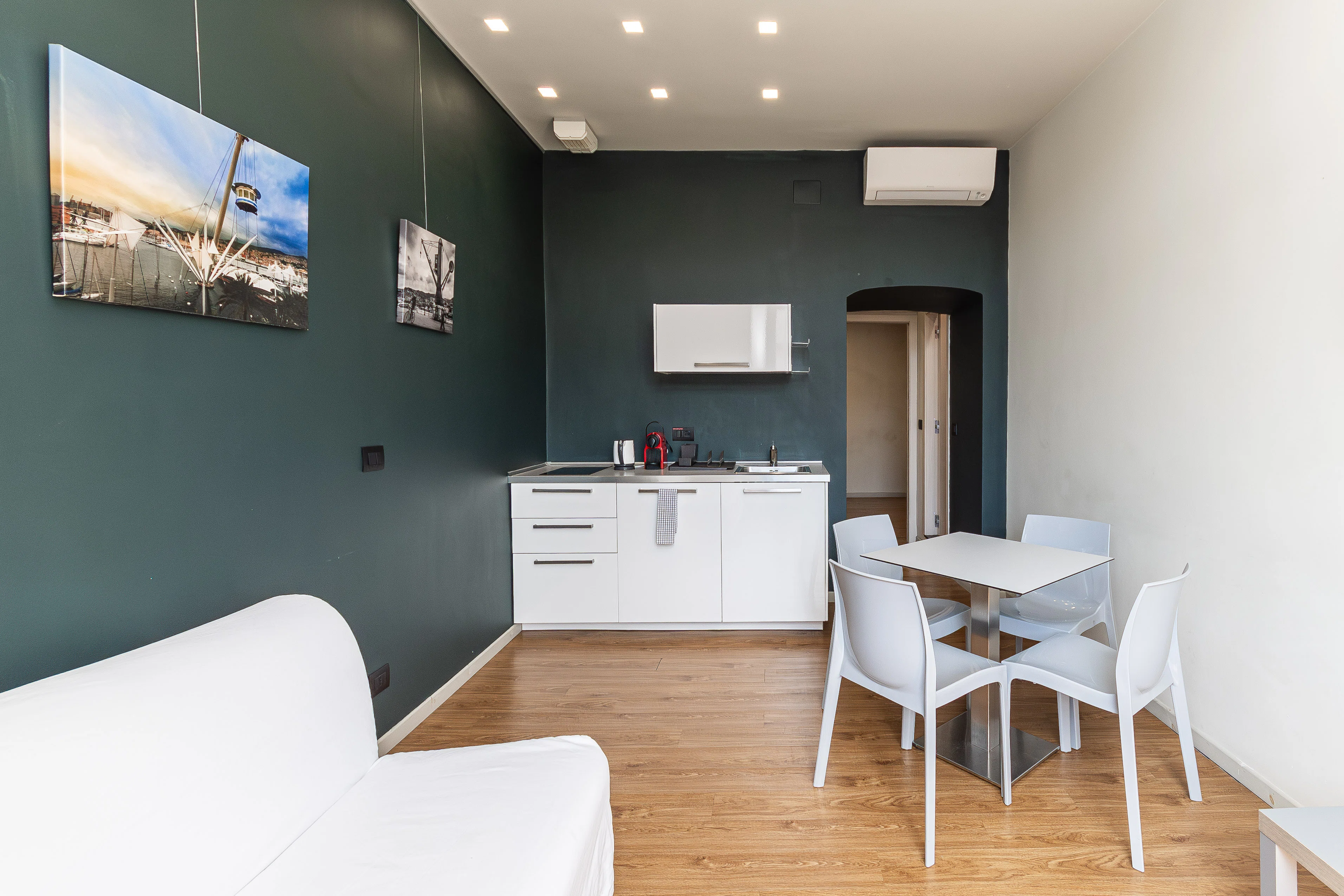 Family Apartment Genovapartments – spacious living area for groups